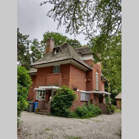 Vrijstaande Rietgedekte Villa Nabij Uitvalswegen Wassenaar Exteriör bild