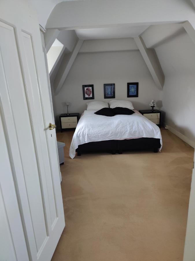 Vrijstaande Rietgedekte Villa Nabij Uitvalswegen Wassenaar Exteriör bild