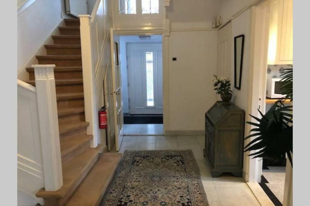 Vrijstaande Rietgedekte Villa Nabij Uitvalswegen Wassenaar Exteriör bild