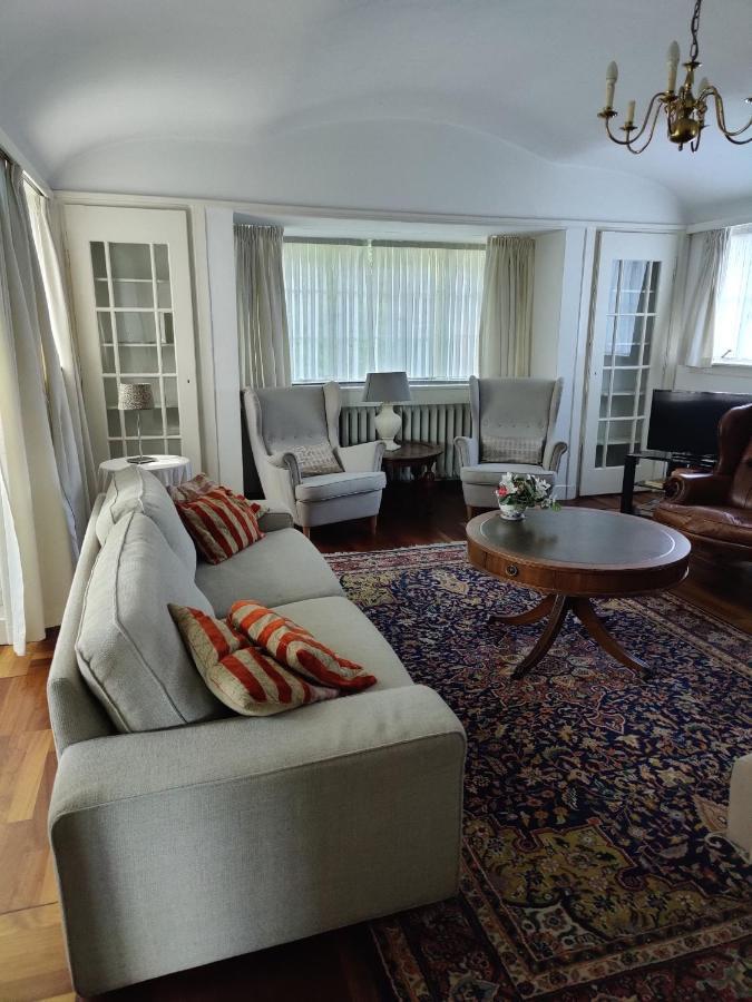 Vrijstaande Rietgedekte Villa Nabij Uitvalswegen Wassenaar Exteriör bild